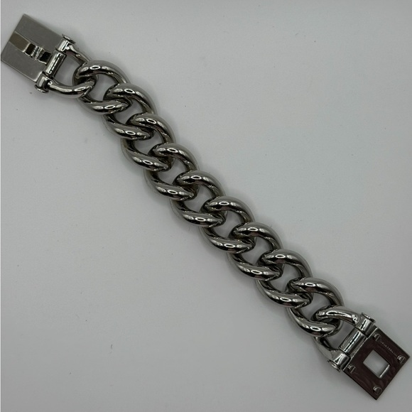 Michael Kors Chunky Turn-Lock Wide Chain Bracelet - Picture 4 of 8